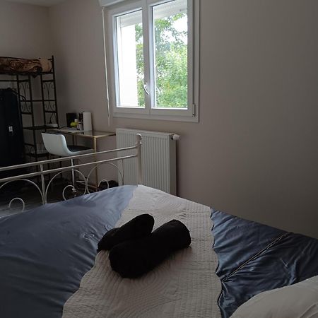 Chambre Privee Dans Une Maison Familiale Charmes  Zewnętrze zdjęcie