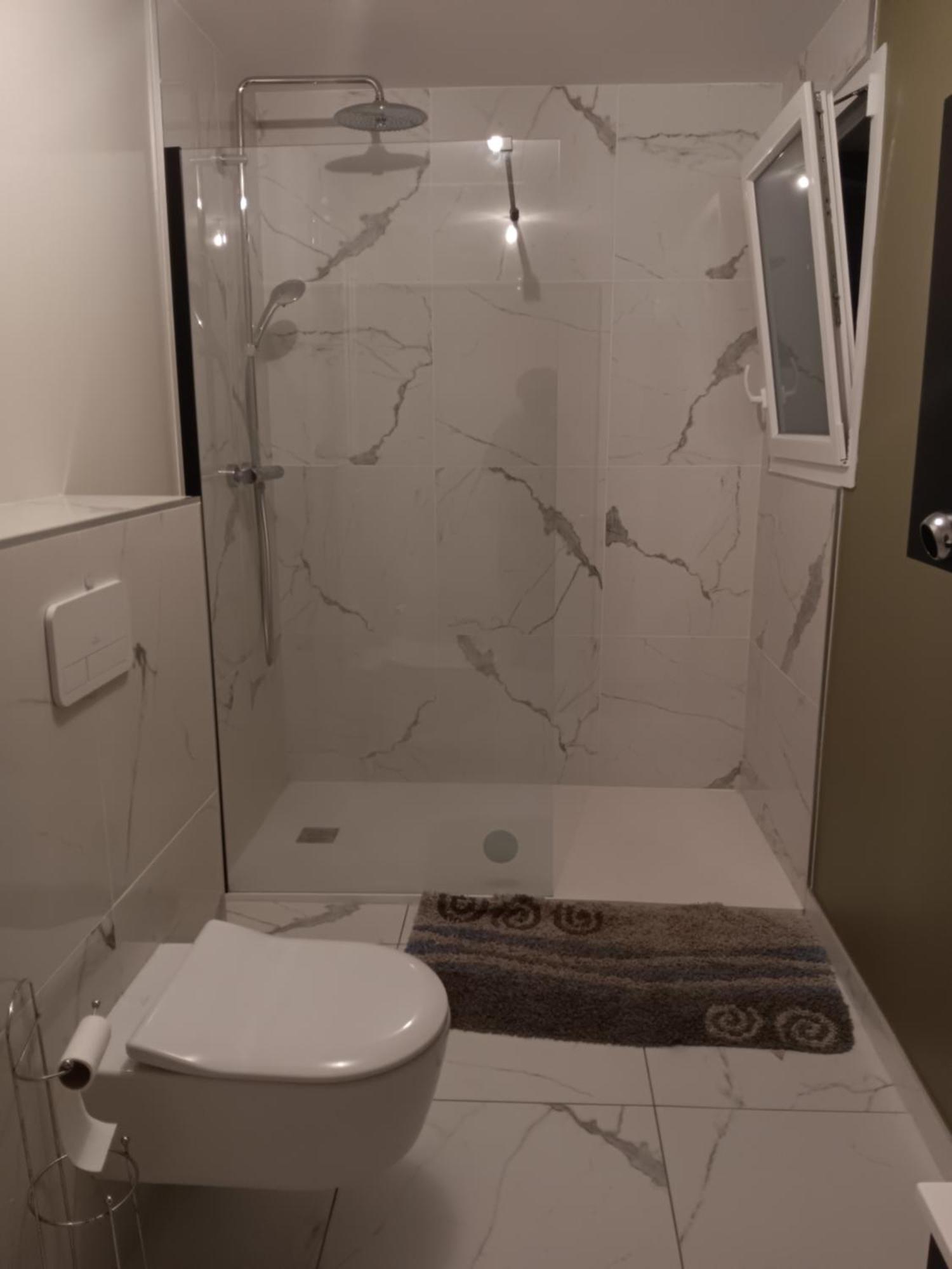 Chambre Privee Dans Une Maison Familiale Charmes  Zewnętrze zdjęcie
