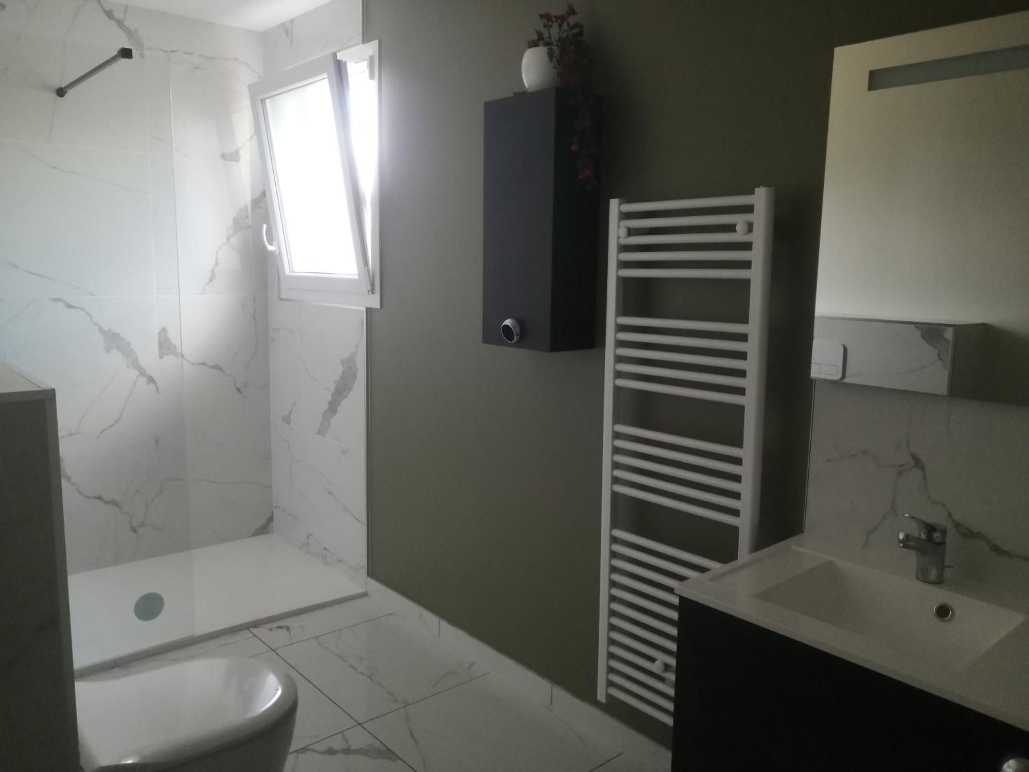Chambre Privee Dans Une Maison Familiale Charmes  Zewnętrze zdjęcie