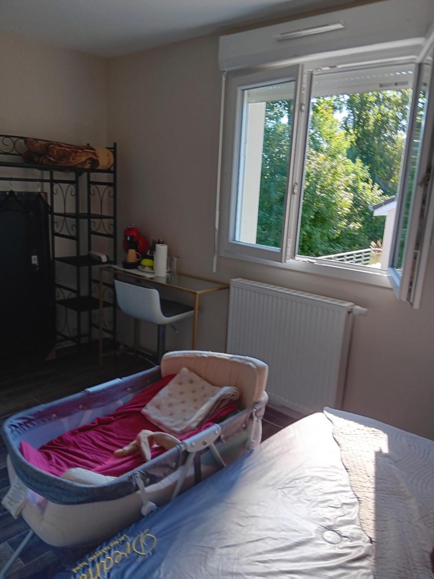 Chambre Privee Dans Une Maison Familiale Charmes  Zewnętrze zdjęcie