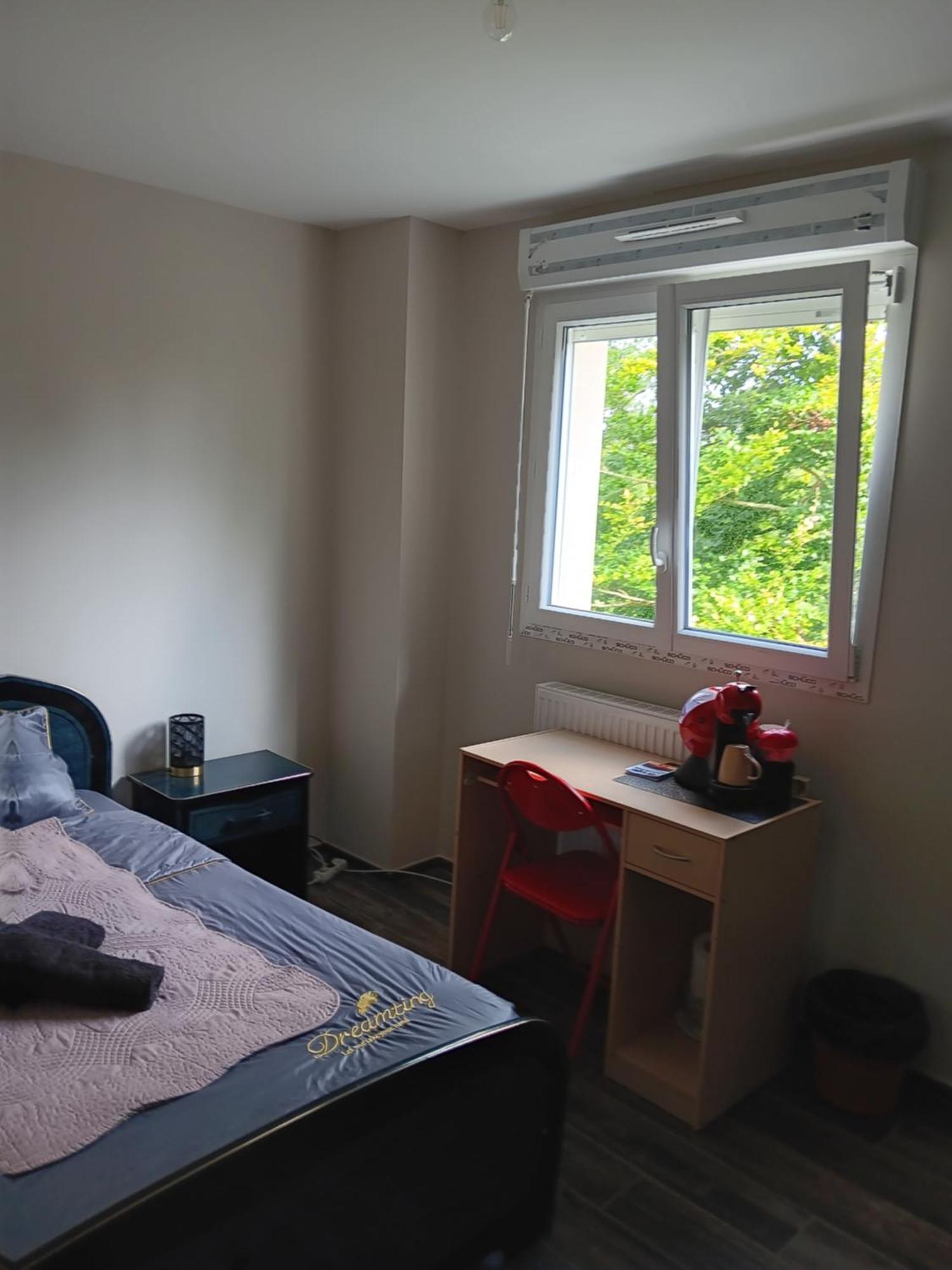 Chambre Privee Dans Une Maison Familiale Charmes  Zewnętrze zdjęcie