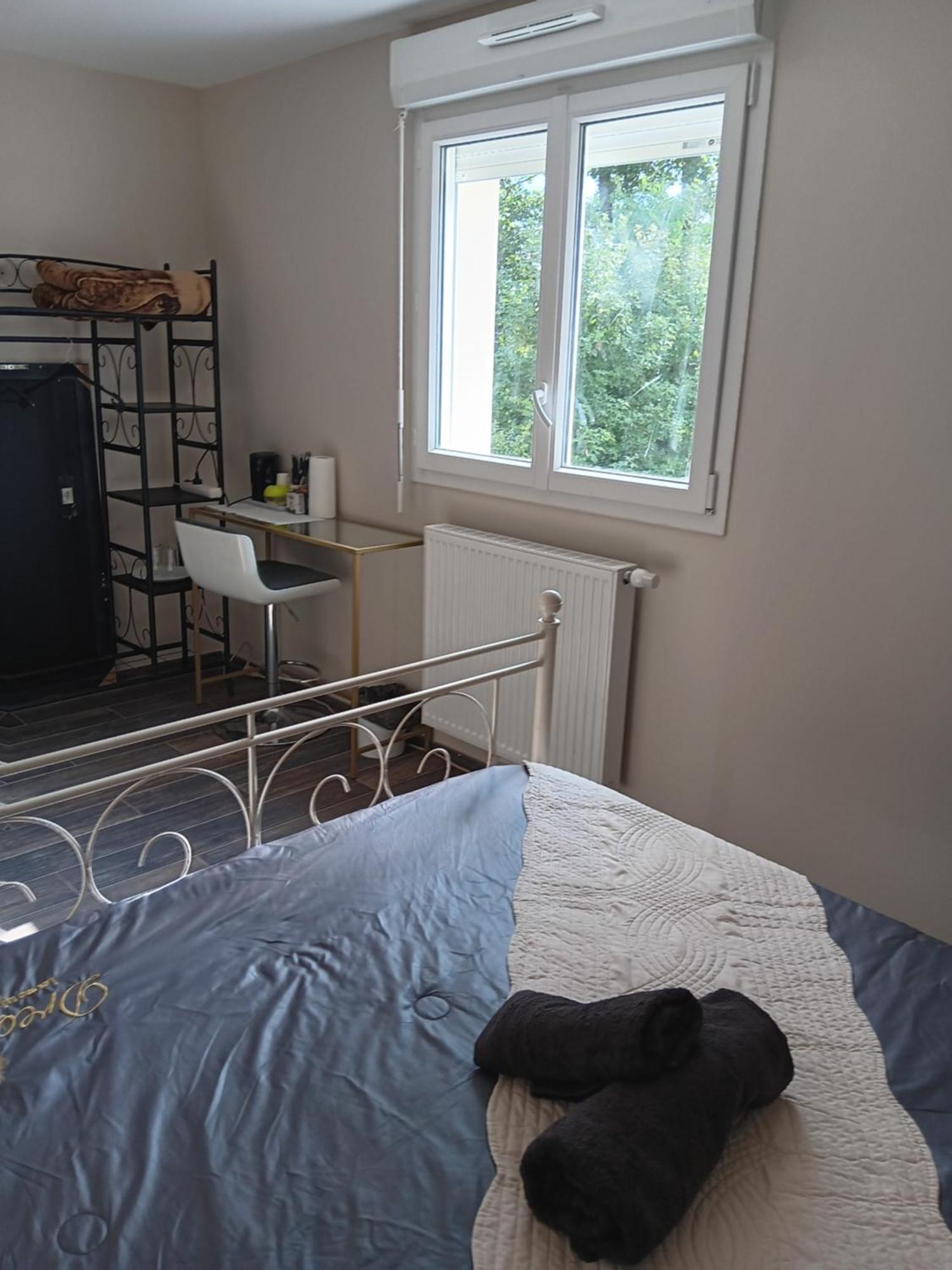 Chambre Privee Dans Une Maison Familiale Charmes  Zewnętrze zdjęcie