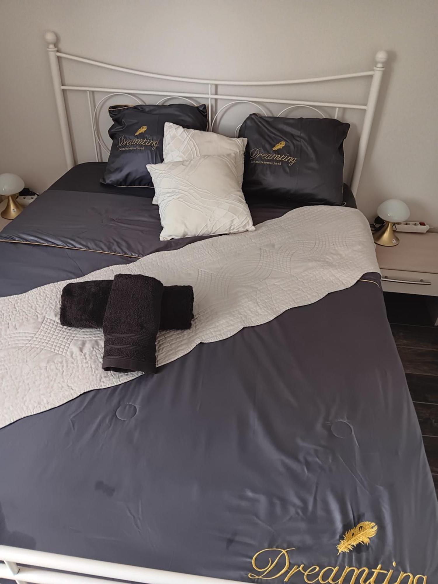 Chambre Privee Dans Une Maison Familiale Charmes  Zewnętrze zdjęcie